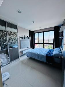 shared apartment only for women only one person