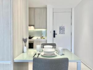 Sukhumvit 11#Luxury#Pool#Gym#BTS Nana&MRT Sukhumvit#1BR#Max2ppl