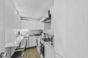 Lets Stay Here 3bed Stratford with parking