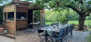 La Maison des Vignes - Convivialité détente et art de vivre au cœur du Beaujolais