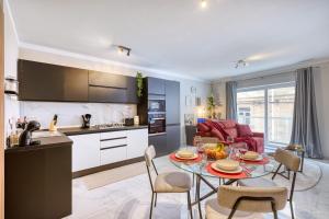 Misfits Studio Suites 2 by Solea Holiday Homes