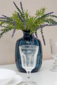 Functional & Cozy Studio close to the City Center with Balcony by Noclegi Renters