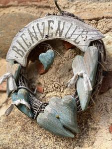 "MAS TRAMONTANE" chambres dhôtes, studio, ancien mas agricole dans parc arboré, piscine et sa vue face au Canigou