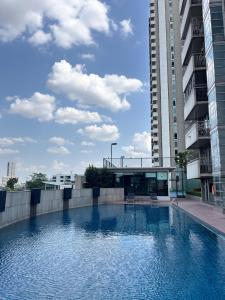 Bann-Kun Impact Muang Thong 2BR Condo Wi-Fi MRT Pink Near Airport DM