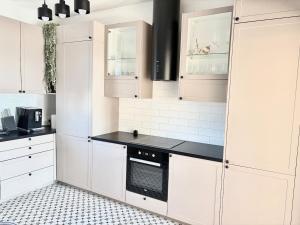 Stylish villa with jacuzzi, terrace, garden, Tatra