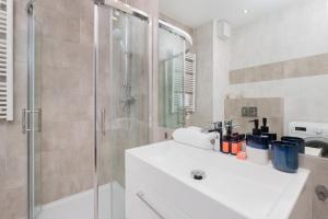 Nowa Grobla Estate Apartment near Starowka by Noclegi Renters