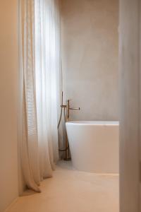 The Burgundy - Boutique B&B