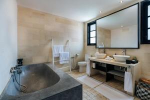 Family Oasis - 4bd Central Canggu Villa with Private Pool