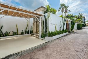 Family Oasis - 4bd Central Canggu Villa with Private Pool