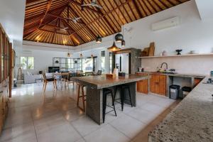 Family Oasis - 4bd Central Canggu Villa with Private Pool