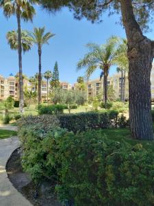 Marina de Islantilla Primera Linea de Playa con Terraza Piscina y Parking