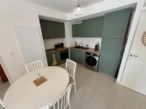 New apartment with terrace and private parking