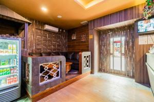 RedDoorz Plus near Nagoya Hill Batam 6