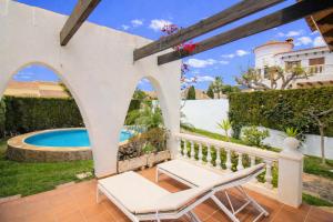 Villa con piscina , jardin y Barbacoa Alcossebre ALBERT VILLAS