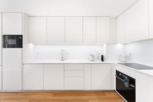 Sunny & Stylish 2BR Flat - Brand New in Porto