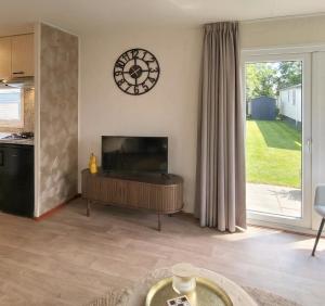 Langs de Kleine Haven, Sfeervol Chalet op 5 Sterren Vakantiepark De Kuilart