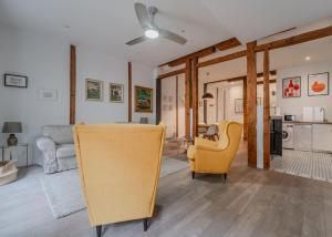 Bright and Cozy 2BD 2BT GranVia