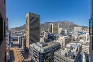 Upmarket 1 Bedroom Table Mountain Views