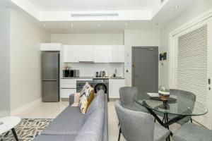 Upmarket 1 Bedroom Table Mountain Views