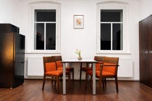 Symbiola River Apartments