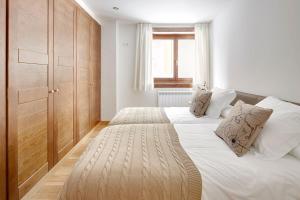Cap 1500 Dos by FeelFree Rentals