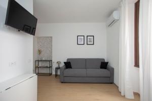 Navigli Studio 6 - Two Steps from Porta Genova by InnStay
