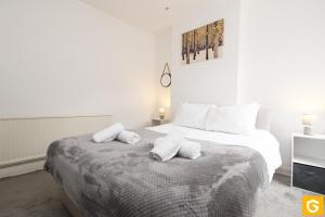 Spacious 3-Bed Contractor Base Sleeps 6 Free Parking Cardiff City