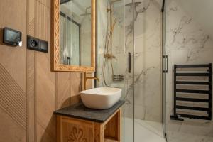 WHY NOT Myśliwska Exclusive Residence z basenem