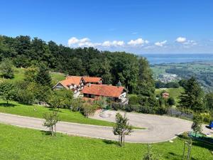 Panorama Ferien in Walzenhausen mit See und Bergblick, Willkommen bei MOVIDA