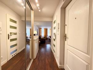 Rynek Wrocław Heritage Apartment by BookingHost