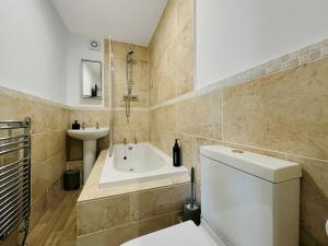 Oakworth stay with free parking