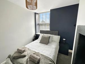 Oakworth stay with free parking