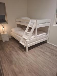 Peaceful and well located with hot tub in Akranes- Íceland