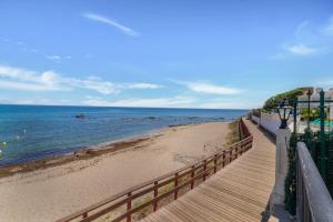 Adosada con jardín y piscina con acceso al mar - DOÑA LOLA