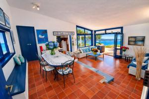 Villa Il Gabbiano a few minutes walk from the sea