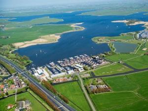 Houseboat Havenlodge Uitgeest for 4 persons