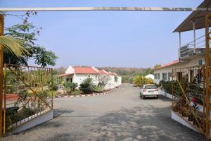 Vanray Farm And Resort