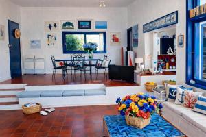 Villa Il Gabbiano a few minutes walk from the sea