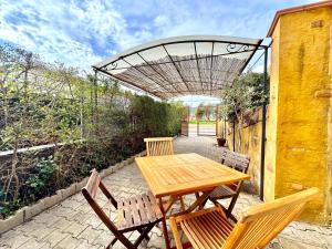 Vintage Green House img27