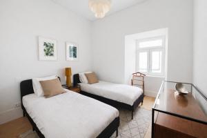 2 bed flat with Balcony in Central Lisbon