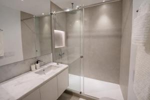 2 bed flat with Balcony in Central Lisbon