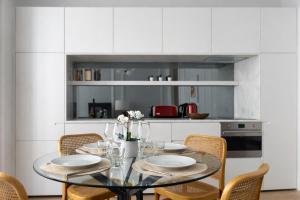 2 bed flat with Balcony in Central Lisbon