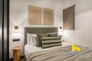 The Olive Arch Family APT near Acropolis & Metro