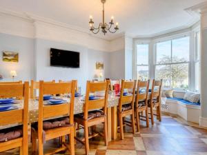 6 Bed in Keswick oc-sz481