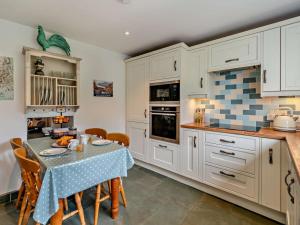 3 Bed in Keswick oc-sz420