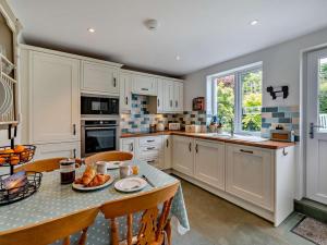 3 Bed in Keswick oc-sz420