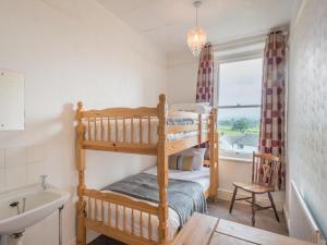 6 Bed in Keswick oc-sz044