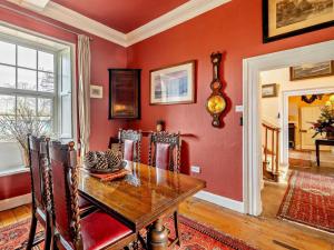 4 Bed in Penrith oc-94247