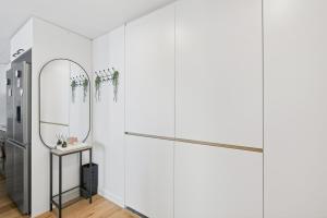 Elevated 2BR Broadwater Ocean Views