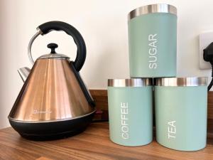 4 Bedroom House - Sleeps 7 - Private Drive